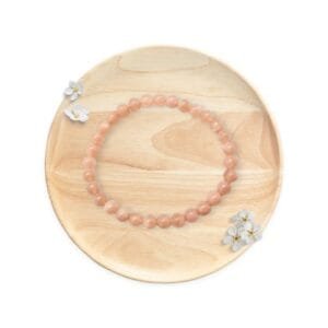 bracelet en pierre de lune rose pour accompagner et célébrer la grossesse la maternité 9 mois cadeau à offrir future maman apaisement sérénité amour inconditionnel lithothérapie