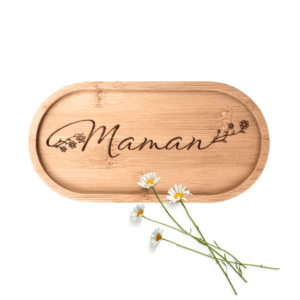 plateau bambou tasse café tisane thé gravé en France maman fête des mères cadeau artisanat papillon doula jeune maman maternité naissance
